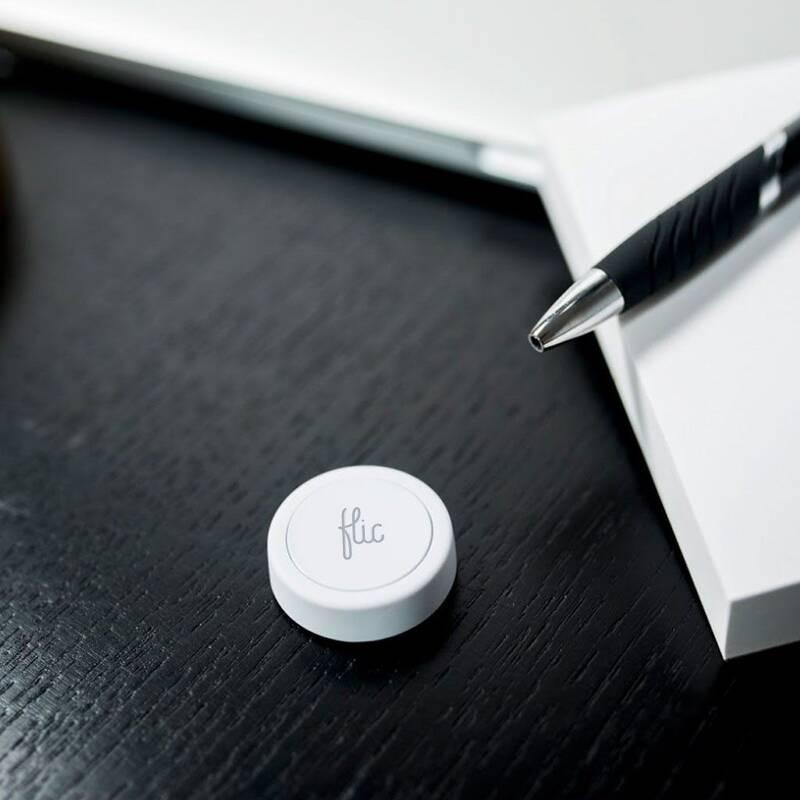 Tlačítko Flic 2 – 2x chytré Bluetooth tlačítko, kovový klip, nálepky