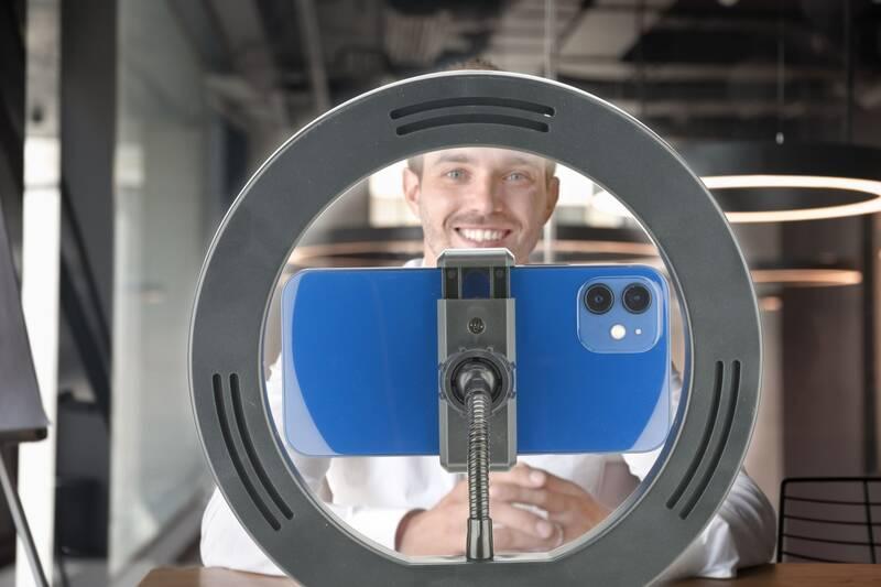 Světlo CellularLine Selfie Ring s LED osvětlením pro selfie fotky a videa černé