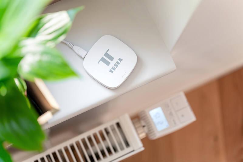 Řídicí jednotka Tesla Smart ZigBee Hub