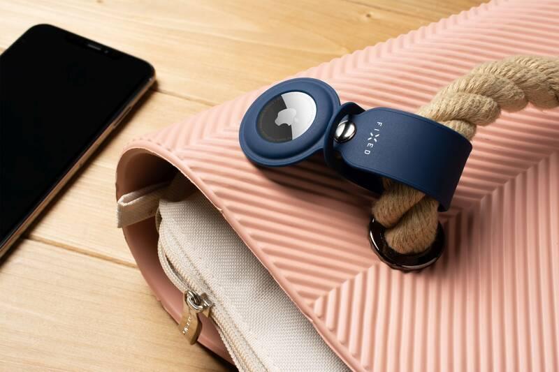 Pouzdro FIXED Silky pro Apple AirTag s popruhem modré