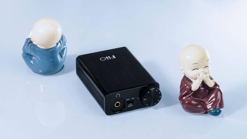 Sluchátkový zesilovač FiiO E10K-TC, DAC převodník černý