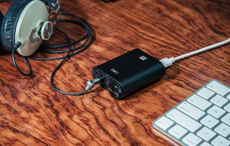 Sluchátkový zesilovač FiiO K3s, D A převodník černý