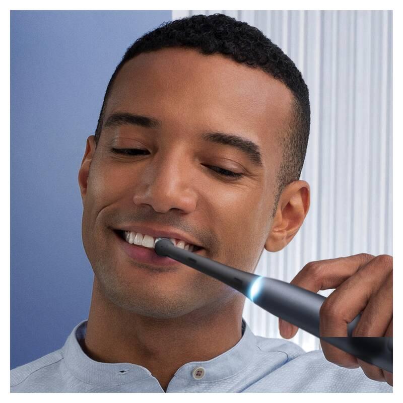Zubní kartáček Oral-B iO7 Series Black Onyx