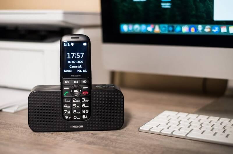 Mobilní telefon MaxCom Comfort MM740 černý