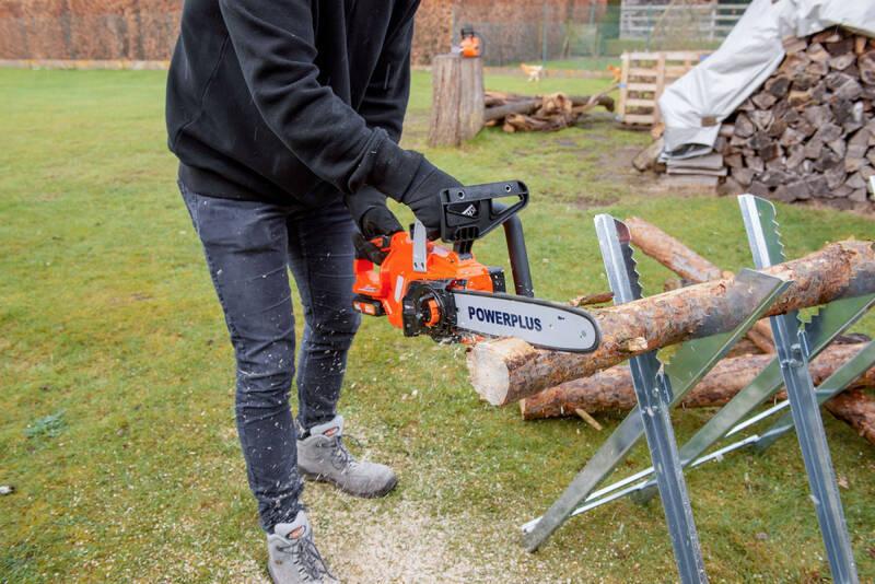 Řetězová pila POWERPLUS POWDPG7570SET