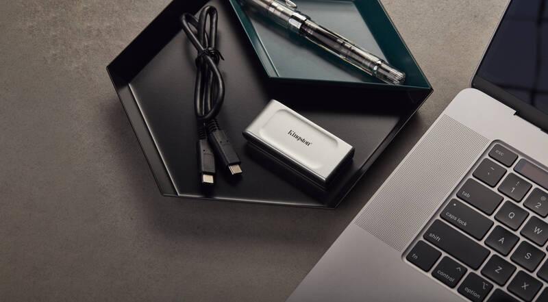 SSD externí Kingston XS2000 1TB stříbrný