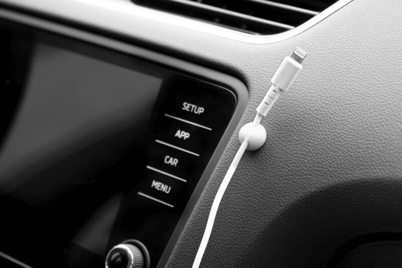 Organizér na kabely FIXED Stickies, 6 ks, velikost M bílé