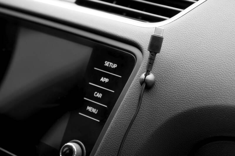 Organizér na kabely FIXED Stickies, 6 ks, velikost S černé