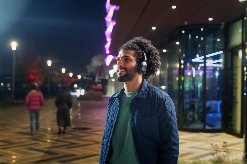 Sluchátka Philips TAH6506BK černá