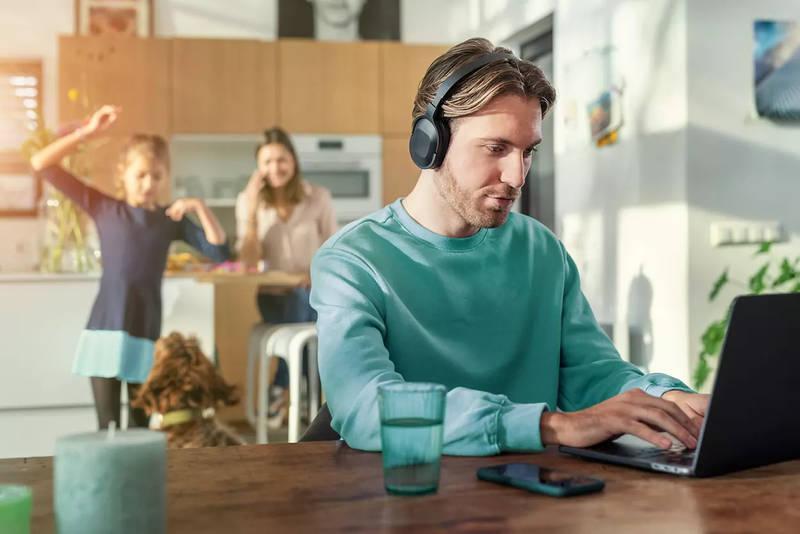 Sluchátka Philips TAH6506BK černá