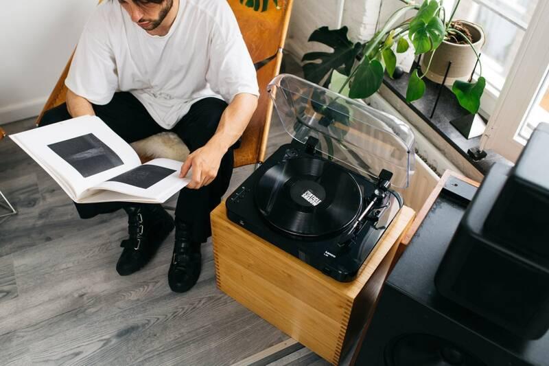 Gramofon Lenco L-85 černý