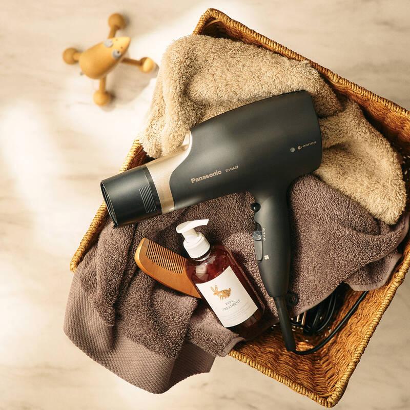 Fén Panasonic Nanoe™ EH-NA67-K825