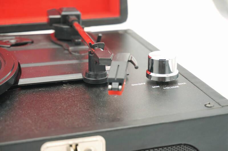 Gramofon GPO Soho V2 černý stříbrný