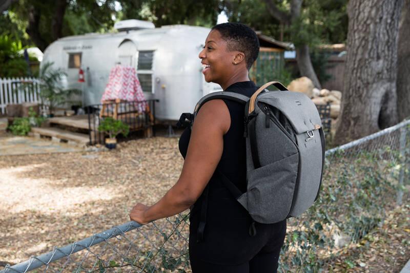 Batoh Peak Design Everyday Backpack 20L šedý