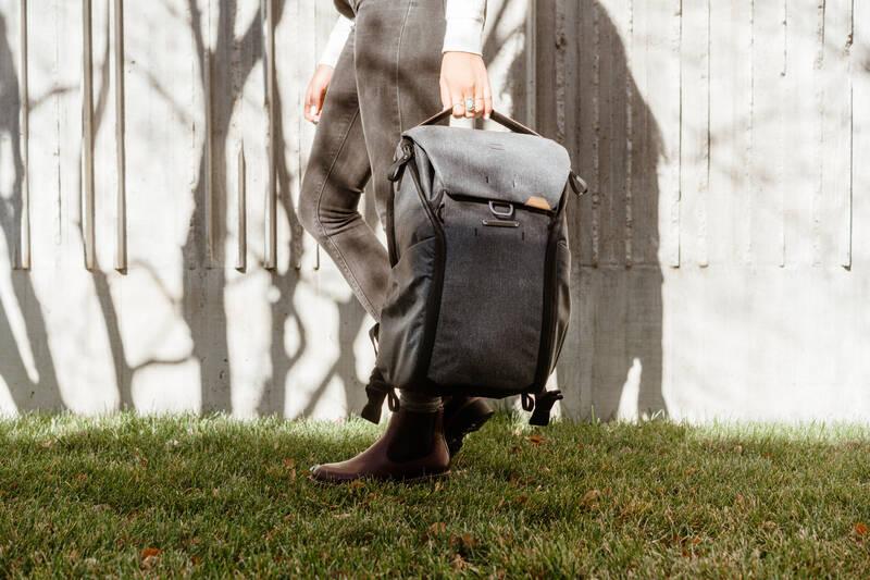 Batoh Peak Design Everyday Backpack 20L šedý