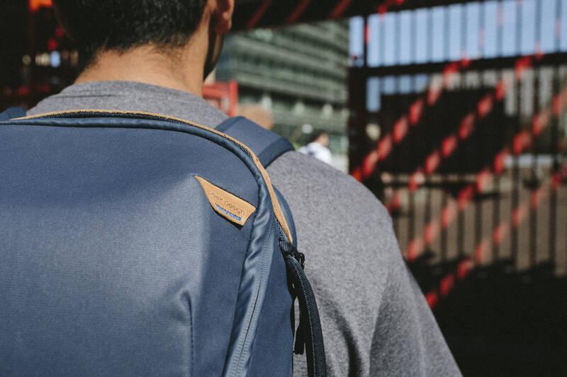 Batoh Peak Design Everyday Backpack Zip 20L modrý