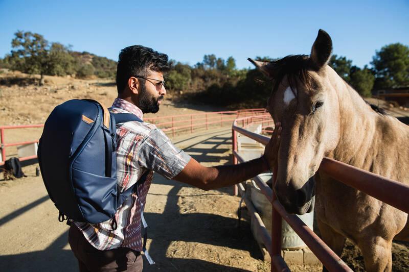 Batoh Peak Design Everyday Backpack Zip 20L modrý