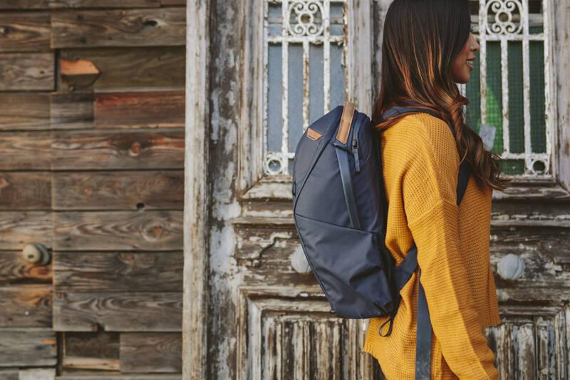 Batoh Peak Design Everyday Backpack Zip 20L modrý