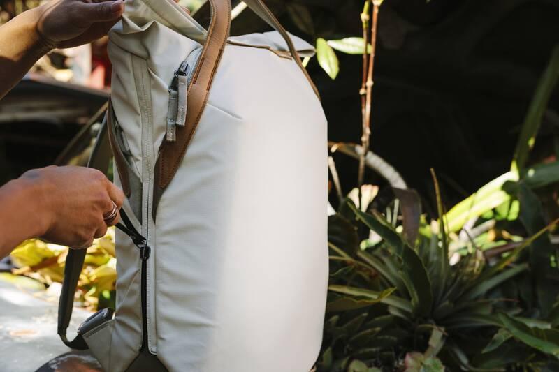 Batoh Peak Design Everyday Totepack 20L béžový