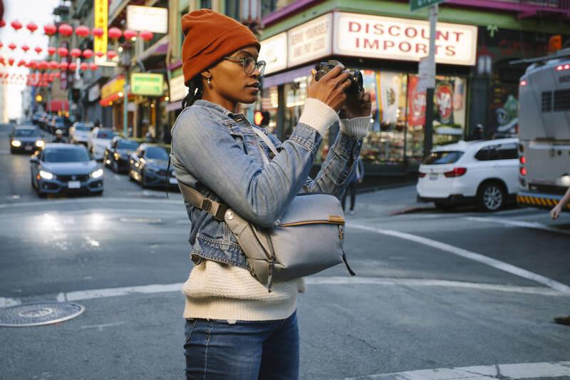 Brašna Peak Design Everyday Sling 3L šedá