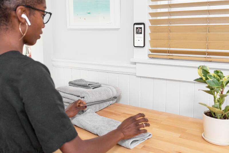 Držák na mobil Peak Design Wall Mount šedý