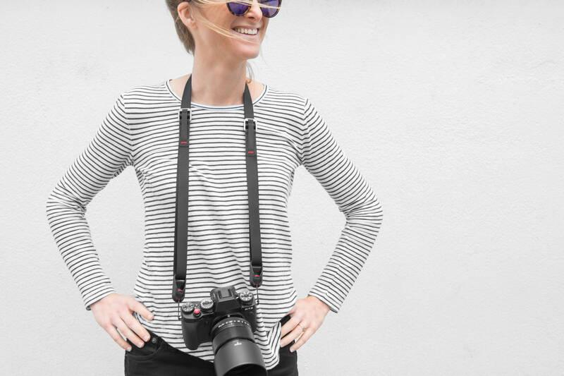 Popruh Peak Design Leash černý