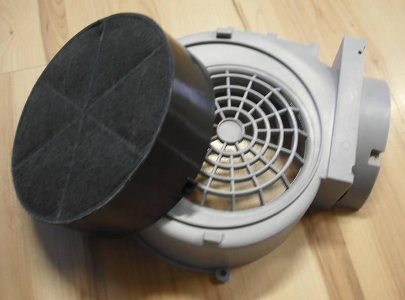 Odsavač par Guzzanti GSL 60 černý