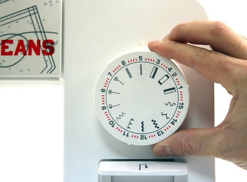 Šicí stroj Toyota Super Jeans J15