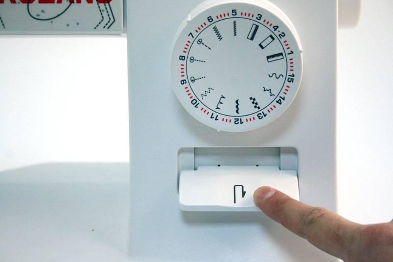 Šicí stroj Toyota Super Jeans J15