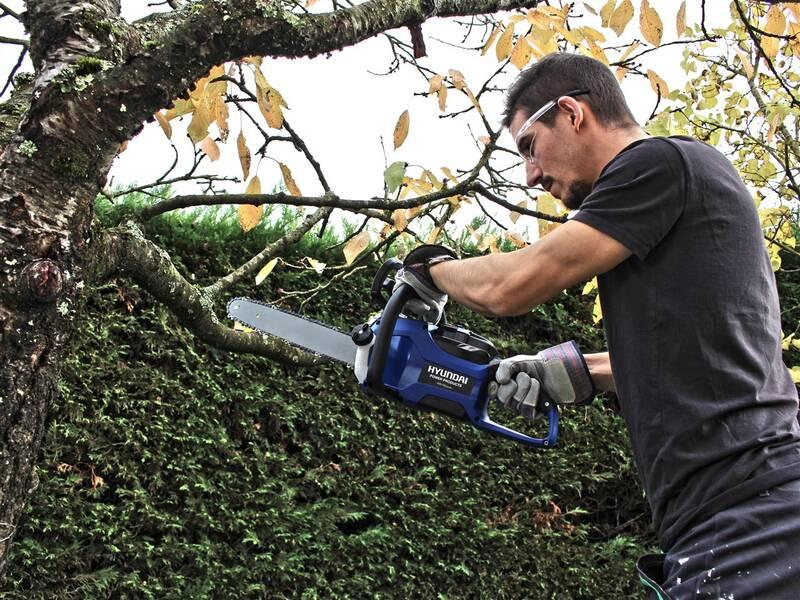 Řetězová pila Hyundai HTREN40V-A