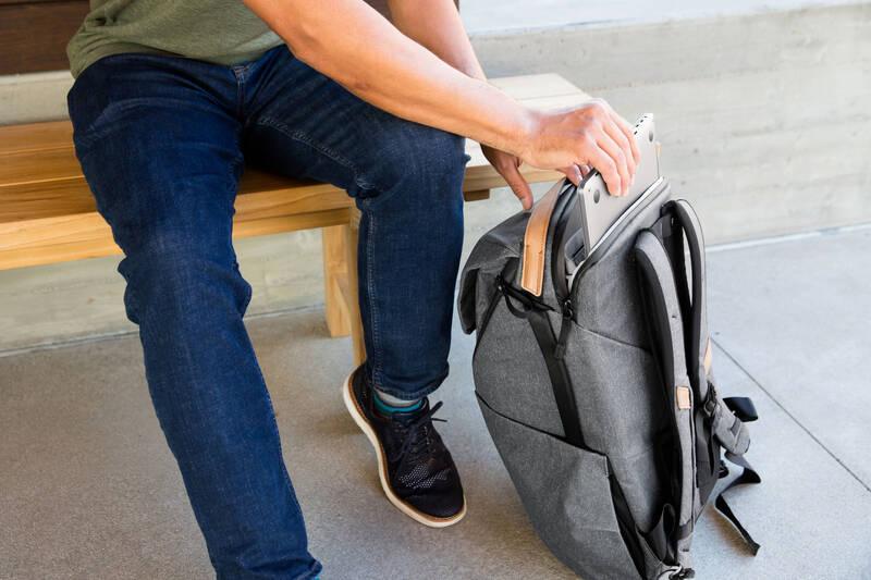 Batoh Peak Design Everyday Backpack 30L šedý