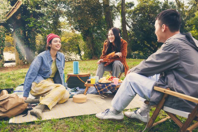 Přenosný reproduktor Sony SRS-XE200 modrý