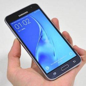 Mobilní telefon Samsung Galaxy J3 (2016)