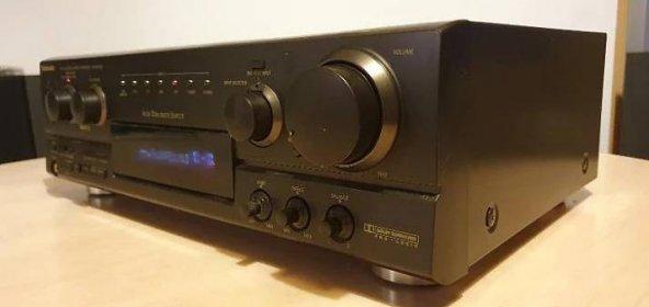 Stereofonní AV receiver